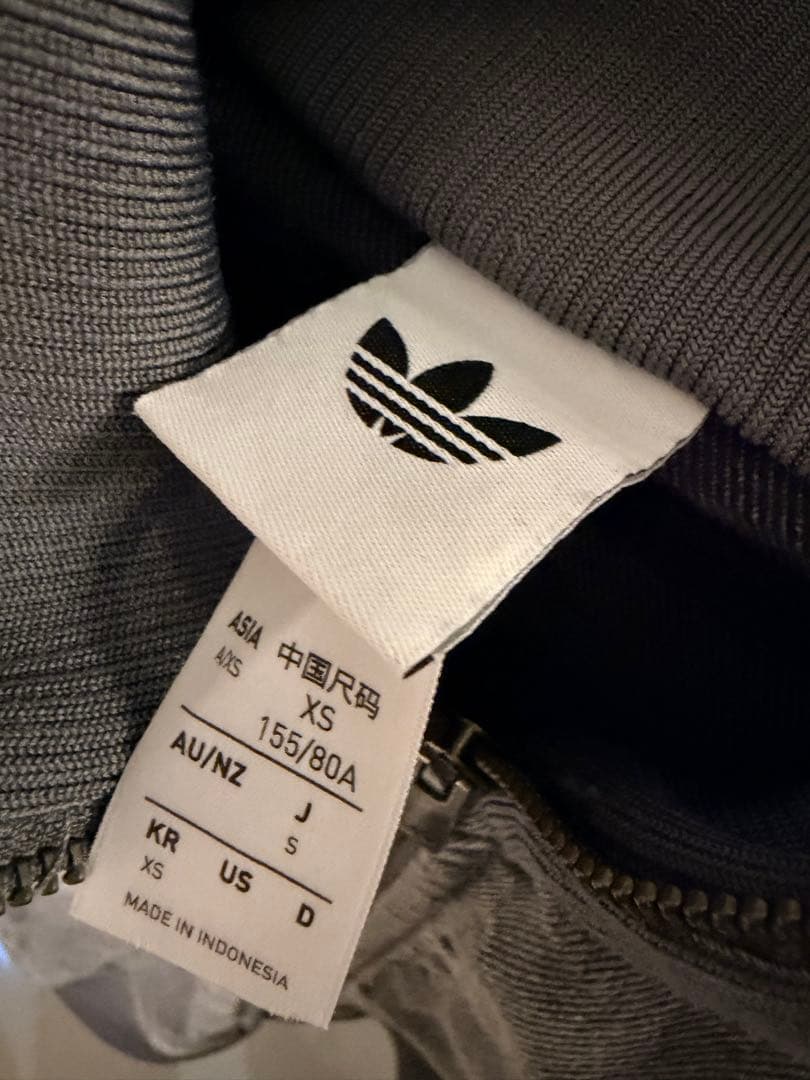 アディカラー デニム トラックトップ