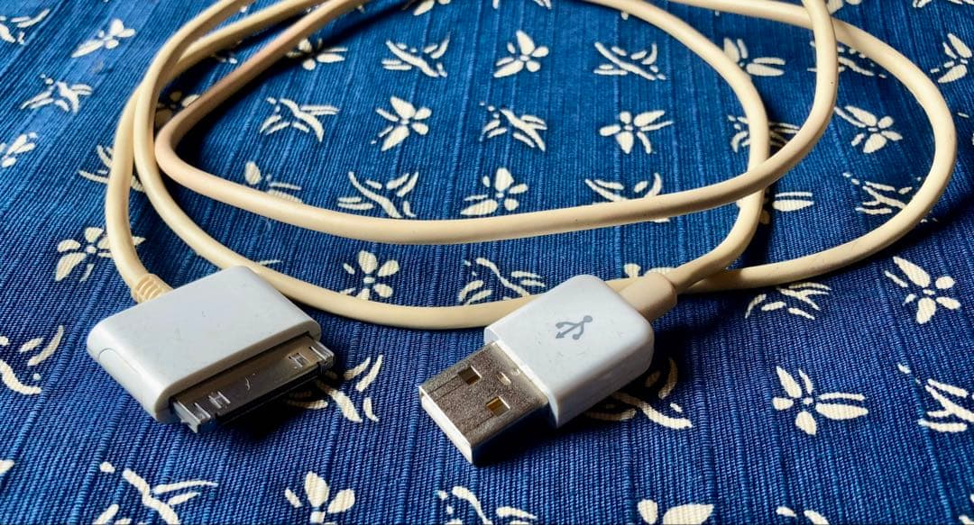 iPod classic 80G Black アダプター　ケーブル　箱　付属