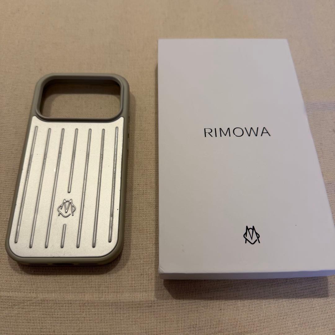 RIMOWA iPhone17pro ケース