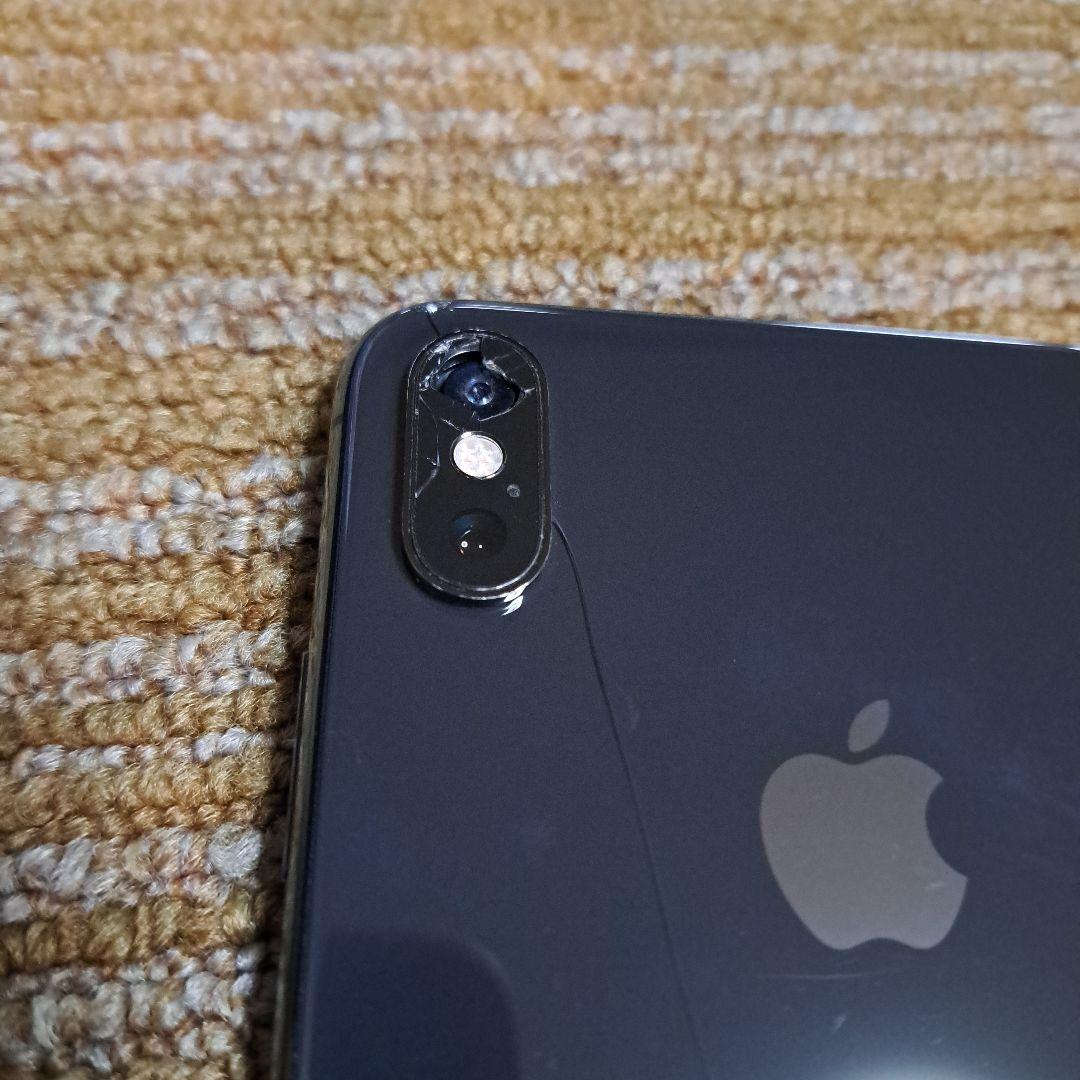 iPhone ブラック 本体 背面ひびあり