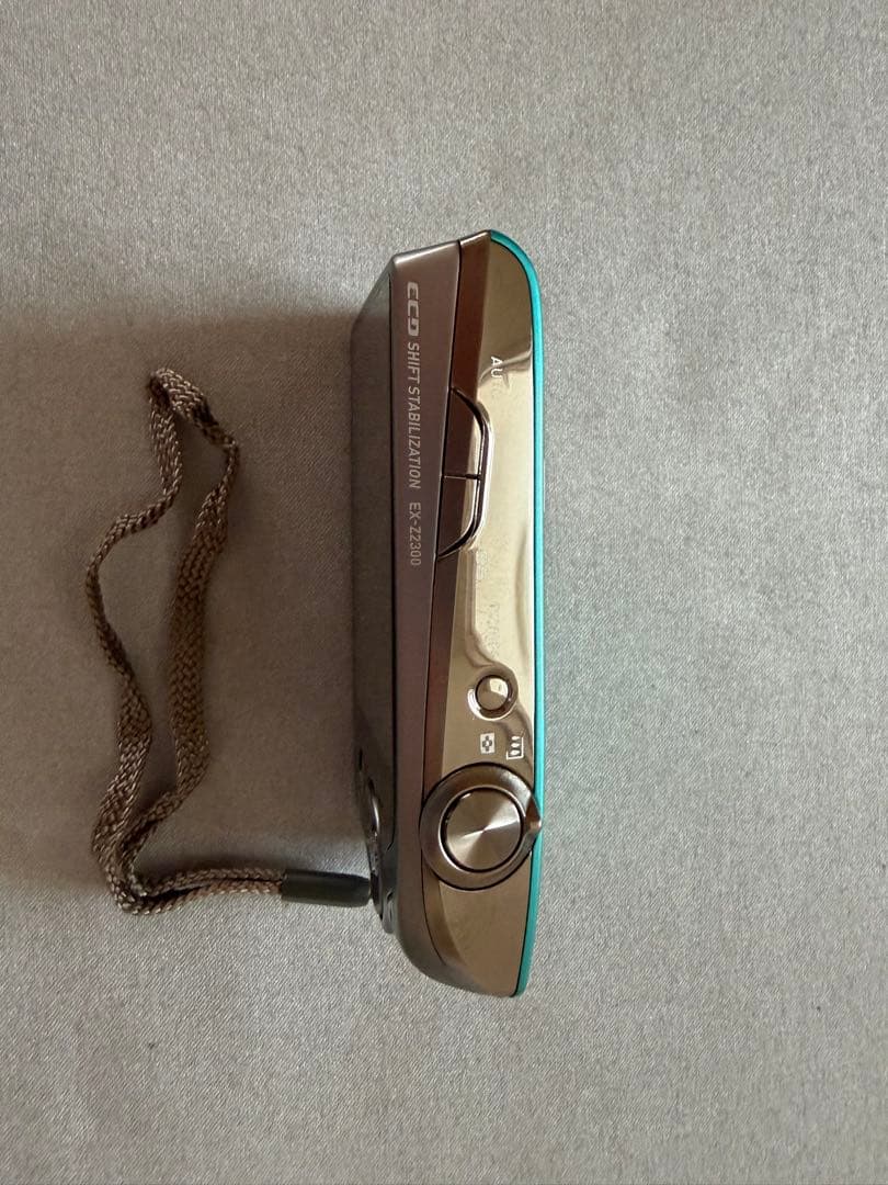 CASIO EXILIM ブルーデジタルカメラ　ケース、バッテリー、sdカード付