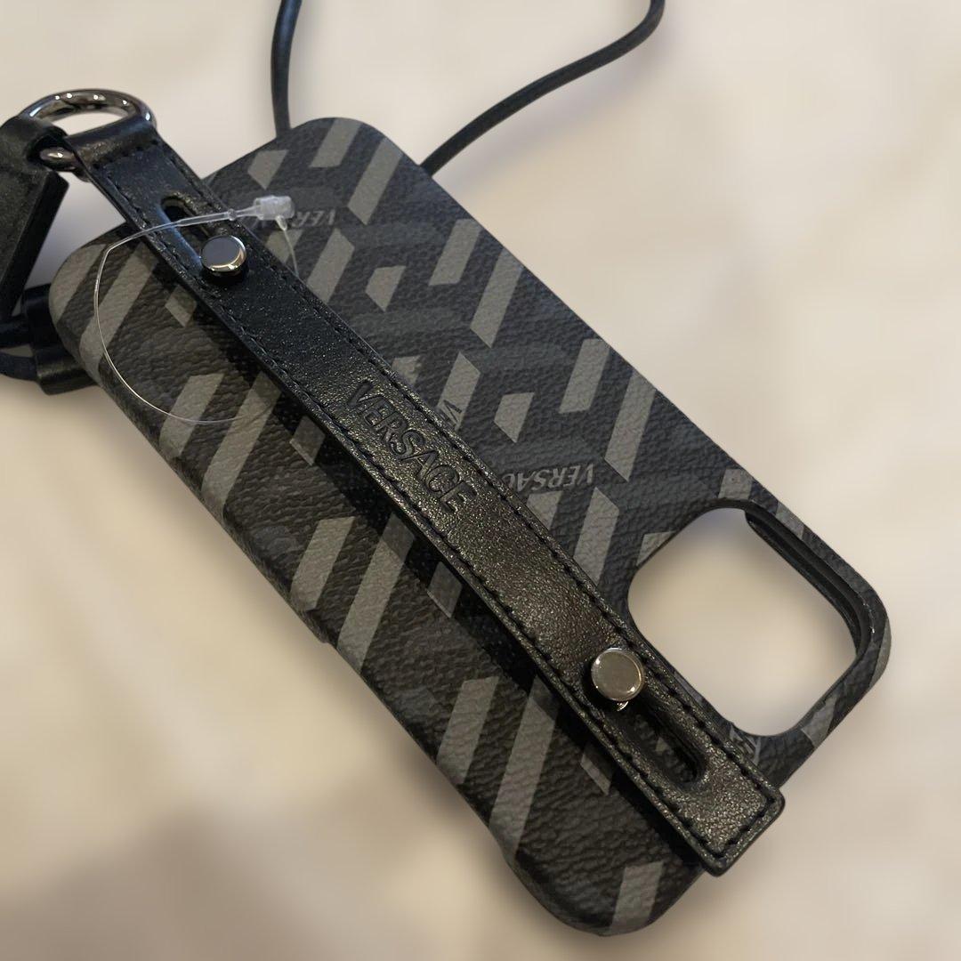 【新品正規品】ベルサーチ　スマホショルダーストラップ ケース49,500円相当！