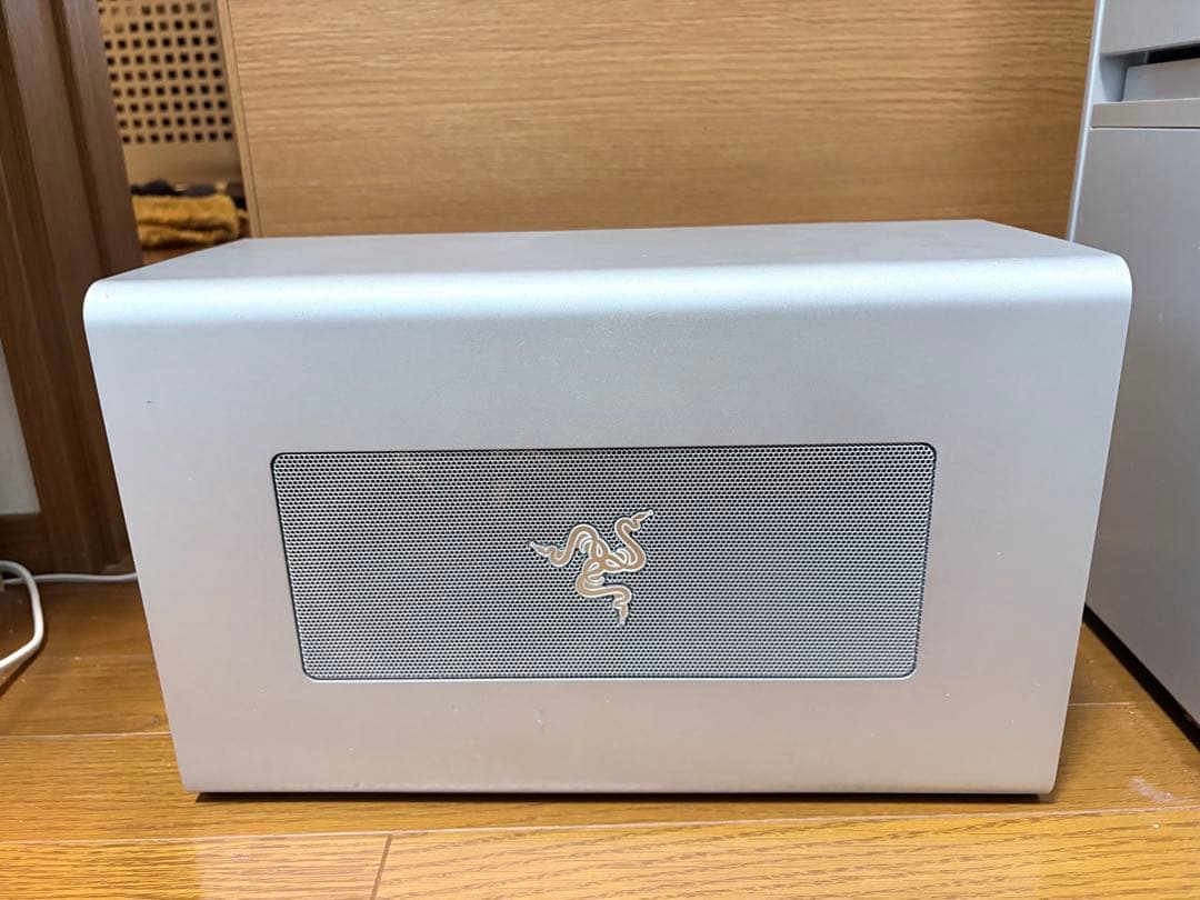 Razer Core X Mercury White 外付けGPUボックス