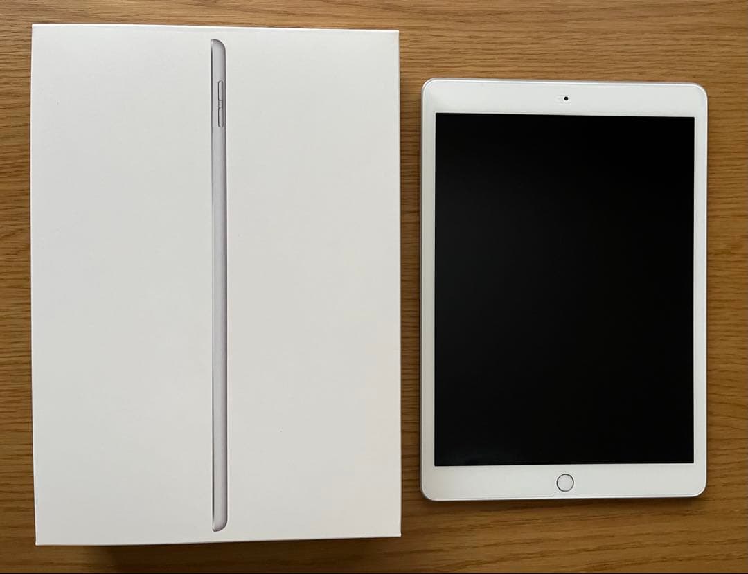 Apple iPad 第7世代 WiFiモデル シルバー 本体 元箱付き