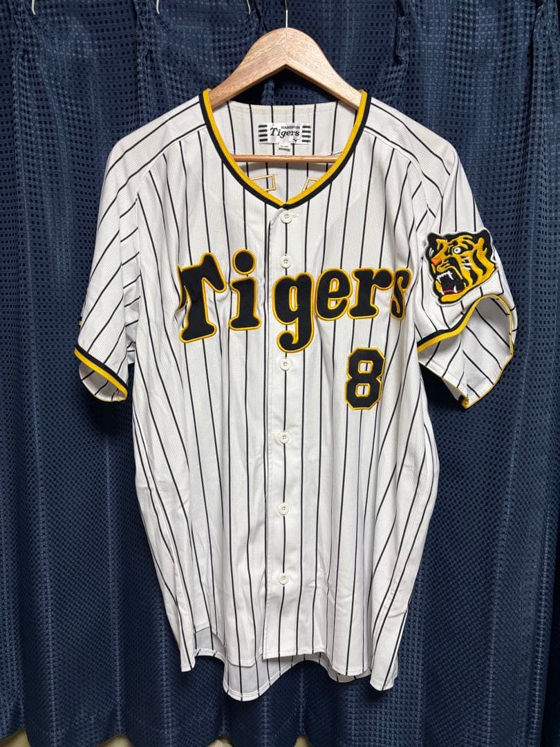 阪神　佐藤輝明　ユニフォーム