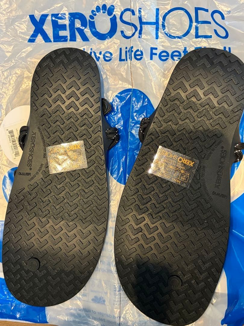  GENESISブラックサンダル27センチ