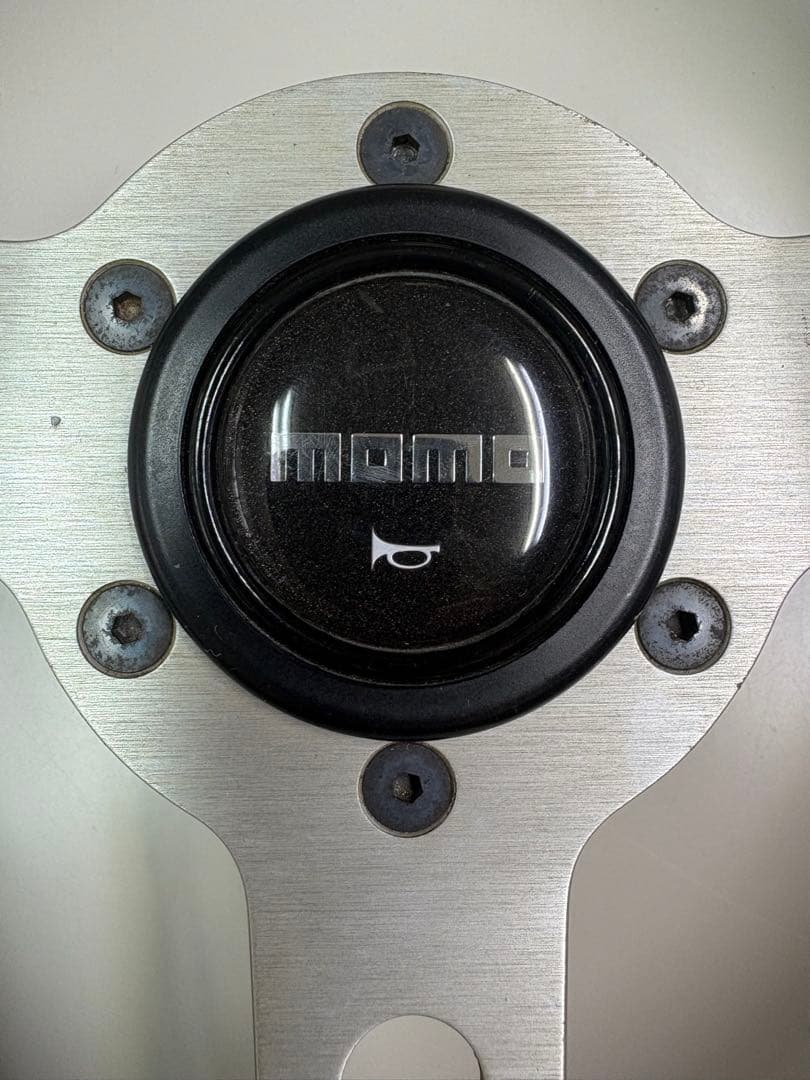 【値下げ】MOMO イタリア製　ウッドステアリング￼ボス付