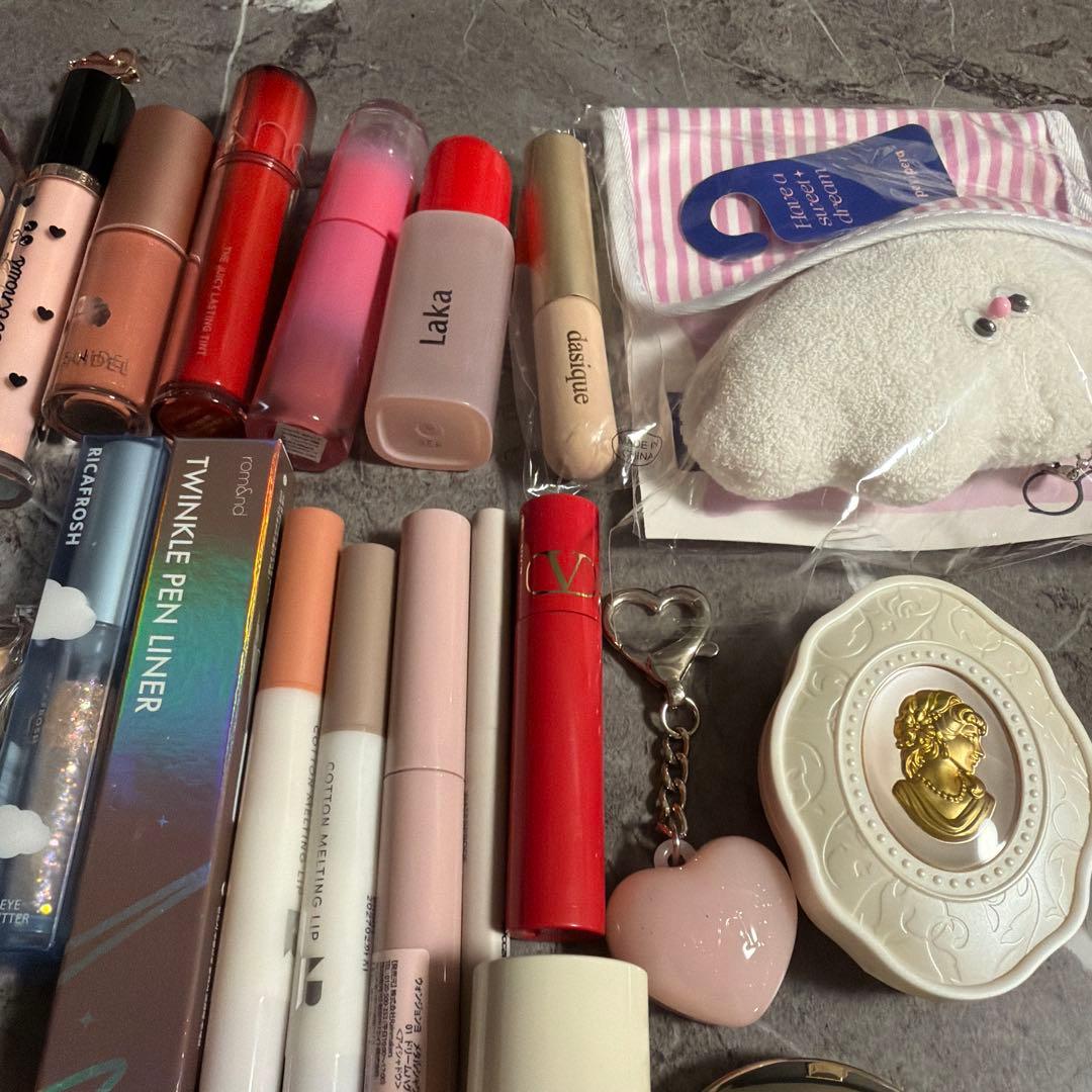 Dior ウォンジョンヨ ペリペラ デイジーク ロムアンド コスメ AMUSE