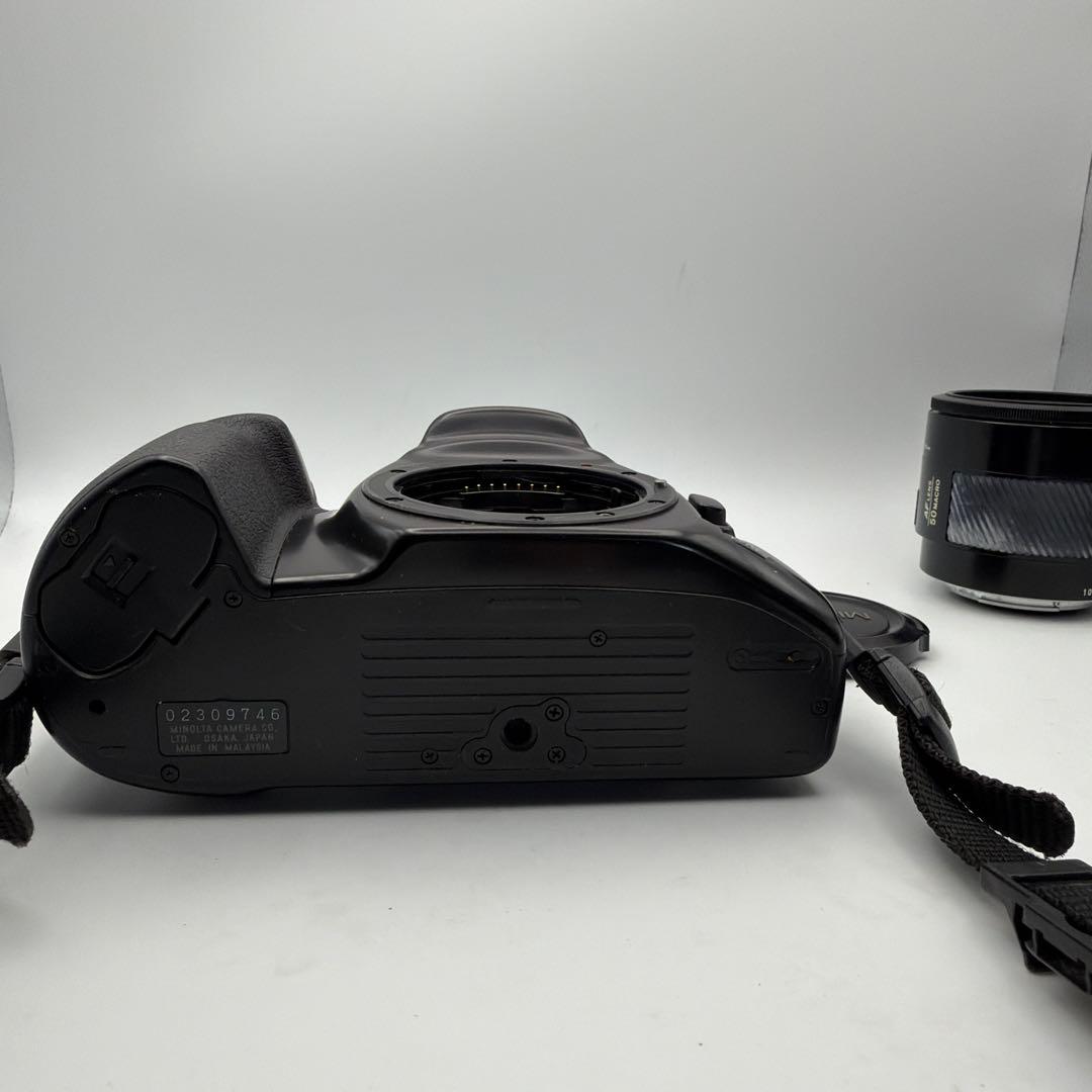 MINOLTA α303si + AF MACRO 50mm F2.8