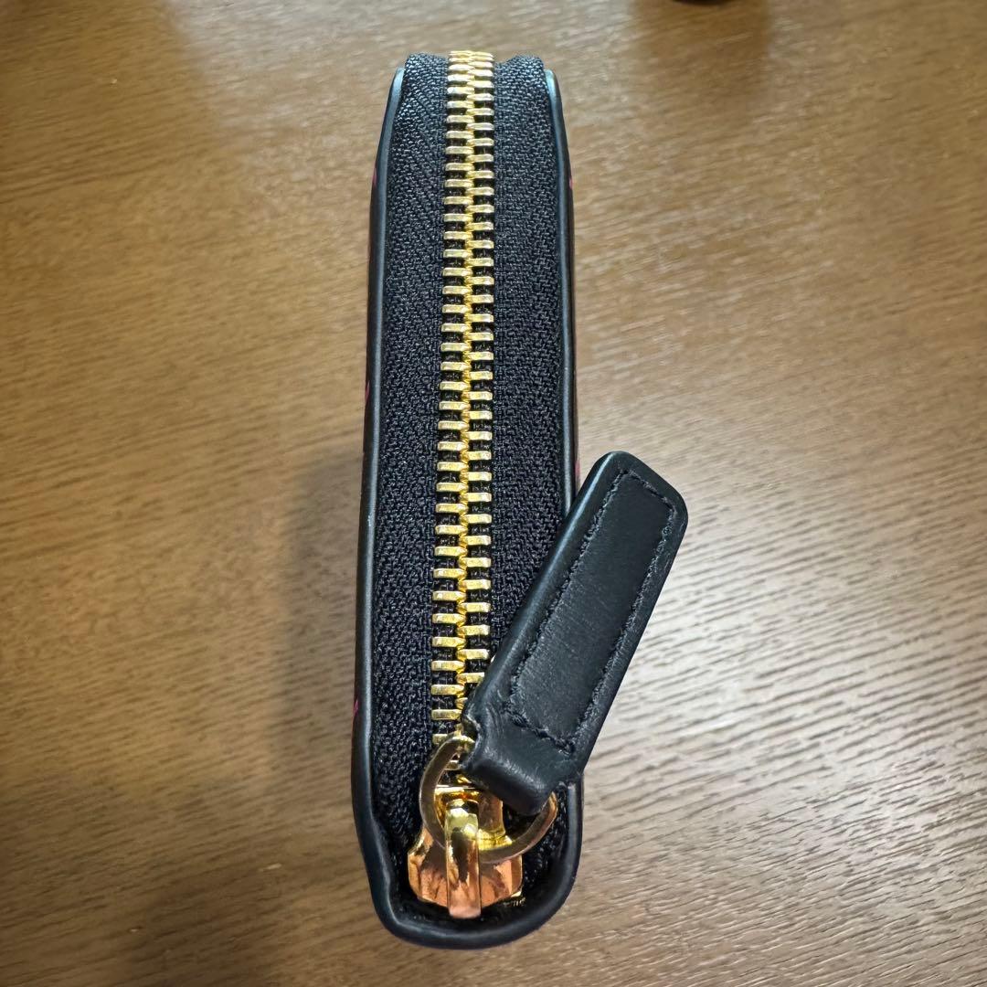 ヴェルサーチ 総柄 ラウンドジップ 長財布 ブラック