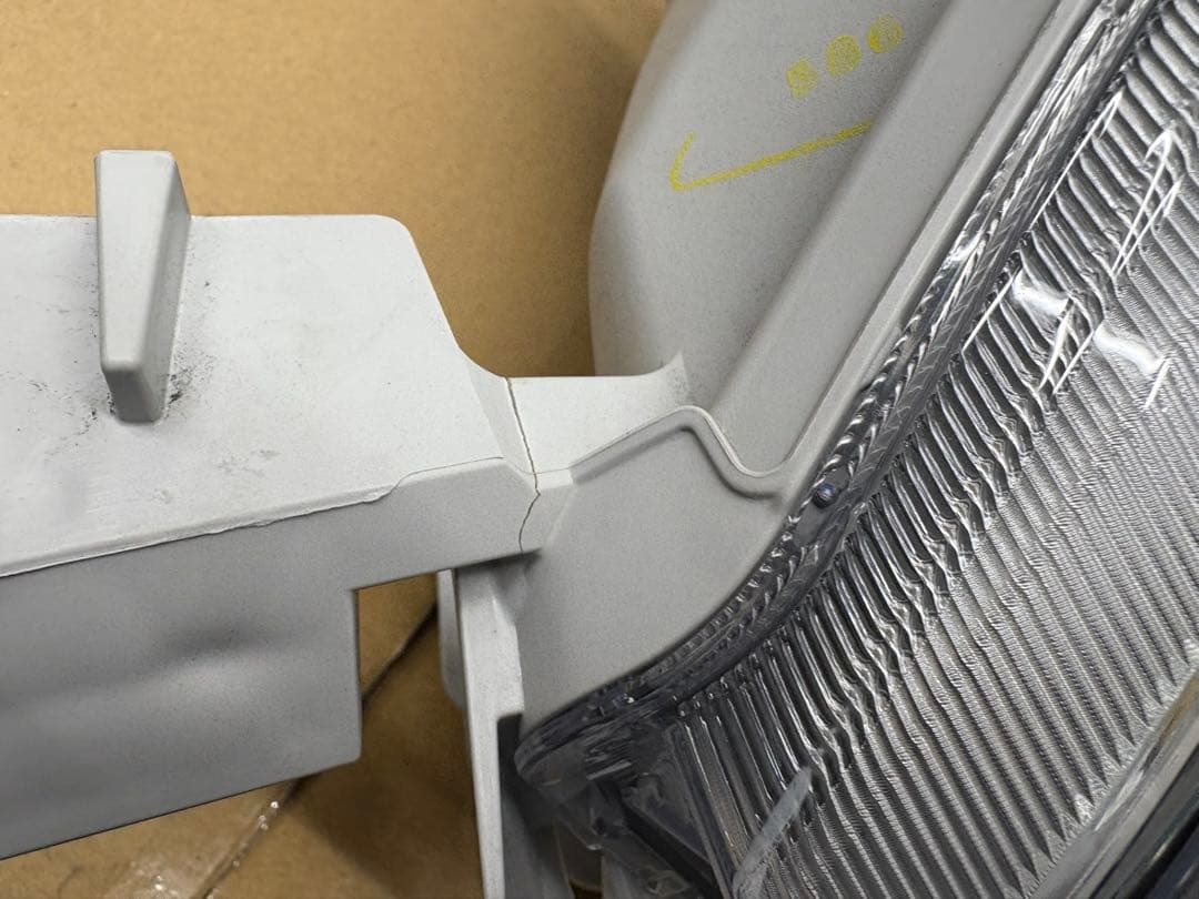 プロボックスNCP165 左ヘッドライト