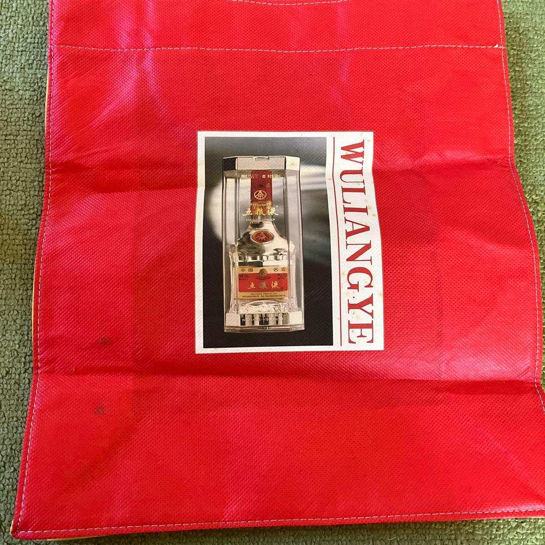 希少　古酒 中国白酒 五浪液　2005年製 赤い巾着袋、手さげ付き