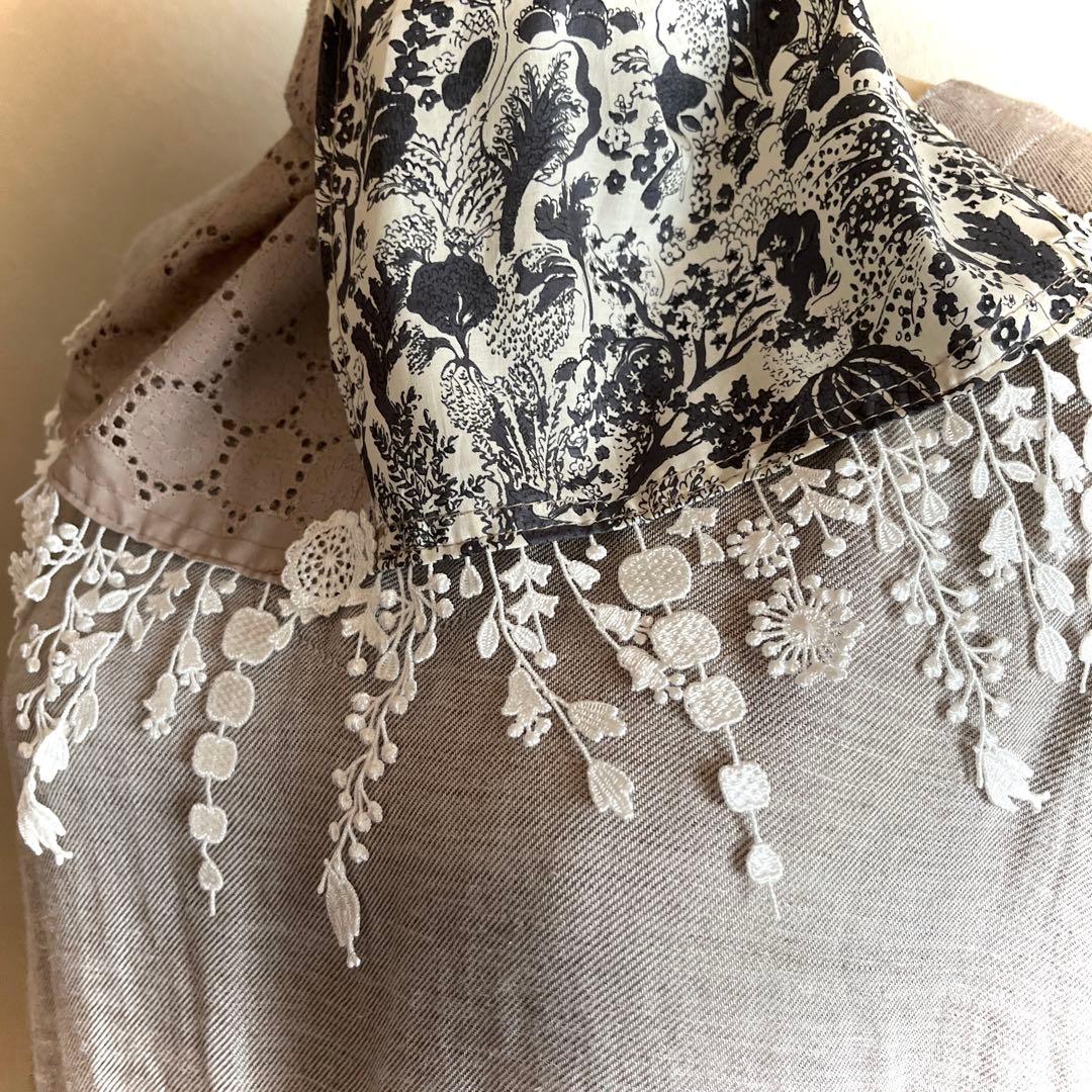 ワンちゃん☆ ミナペルホネンanemoneブローチとサークルレースストール