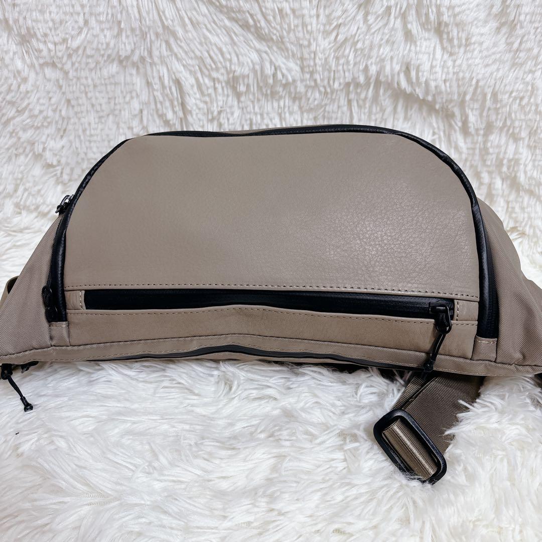 イアパピヨネ　ボディバッグ　ベージュ　即日発送