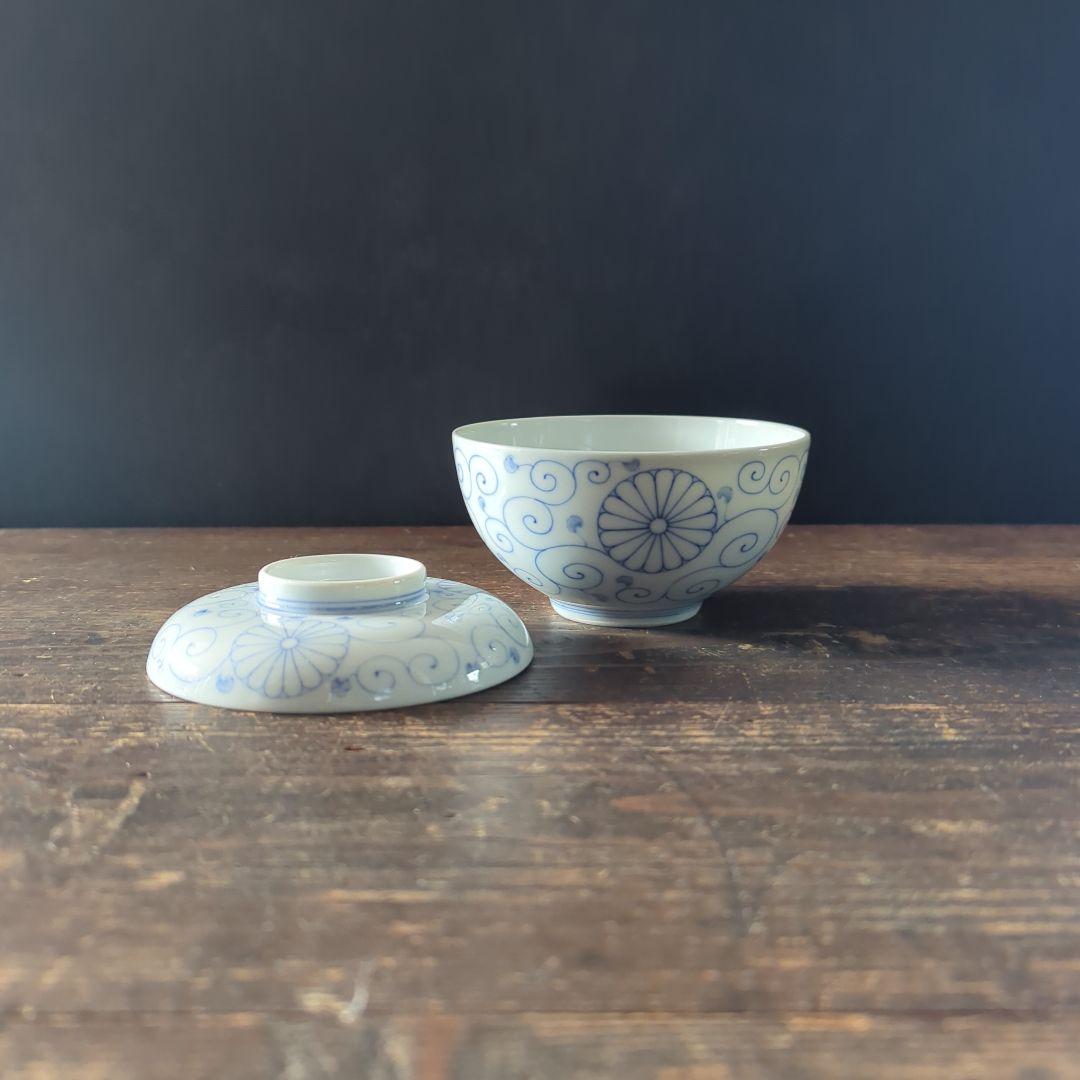 専用となります　蔵出し皇室十六菊御紋 御下賜品 古伊万里 　染付唐草　蓋付き茶碗