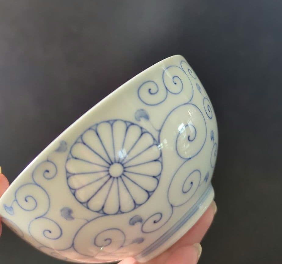 専用となります　蔵出し皇室十六菊御紋 御下賜品 古伊万里 　染付唐草　蓋付き茶碗