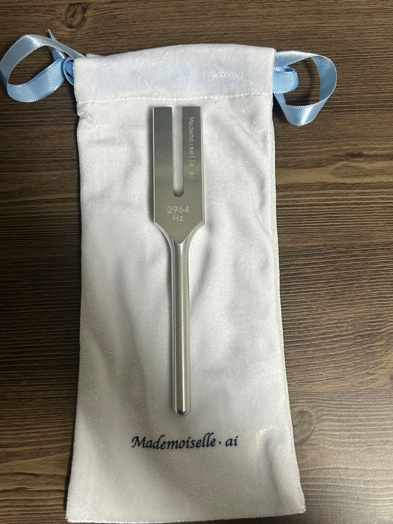 マドモアゼル愛人気チューナー厳選4点＋音叉立て、ハンマー、収納袋セット