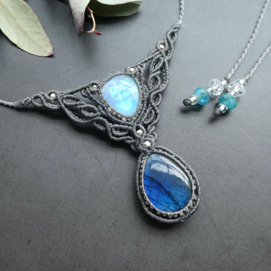 ラブラドライト・ムーンストーンのマクラメネックレス