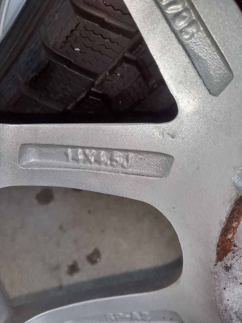 14インチアルミホイールグッドイヤースタッドレス24年製付き