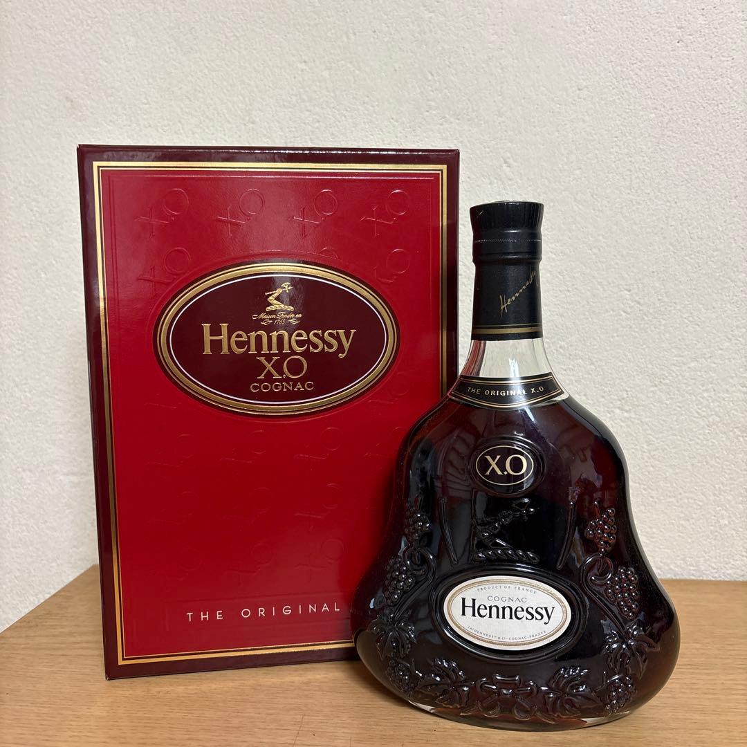 ヘネシーXO コニャック　黒キャップ 専用BOX入り　新品未開封品　700ml