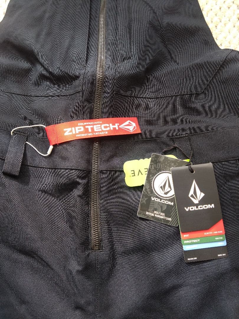 K*K様 新品未使用 VOLCOM 上下セット JACKET BIB OVERA