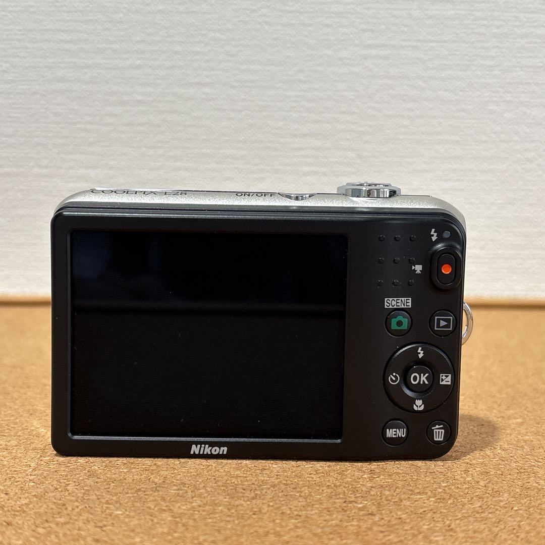 美品 Nikon ニコン COOLPIX クールピクス L28 単三電池使用