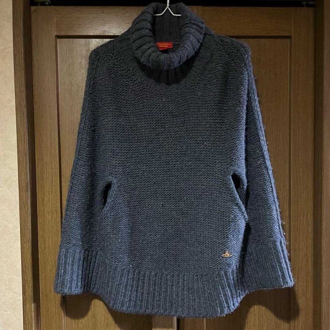 ヴィヴィアン　ハイネック　ポンチョニット