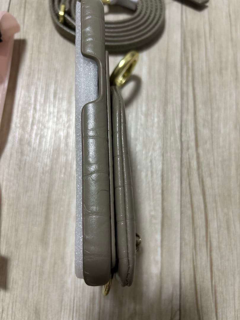 ajew iPhone14 iPhone16e sage green クロコ