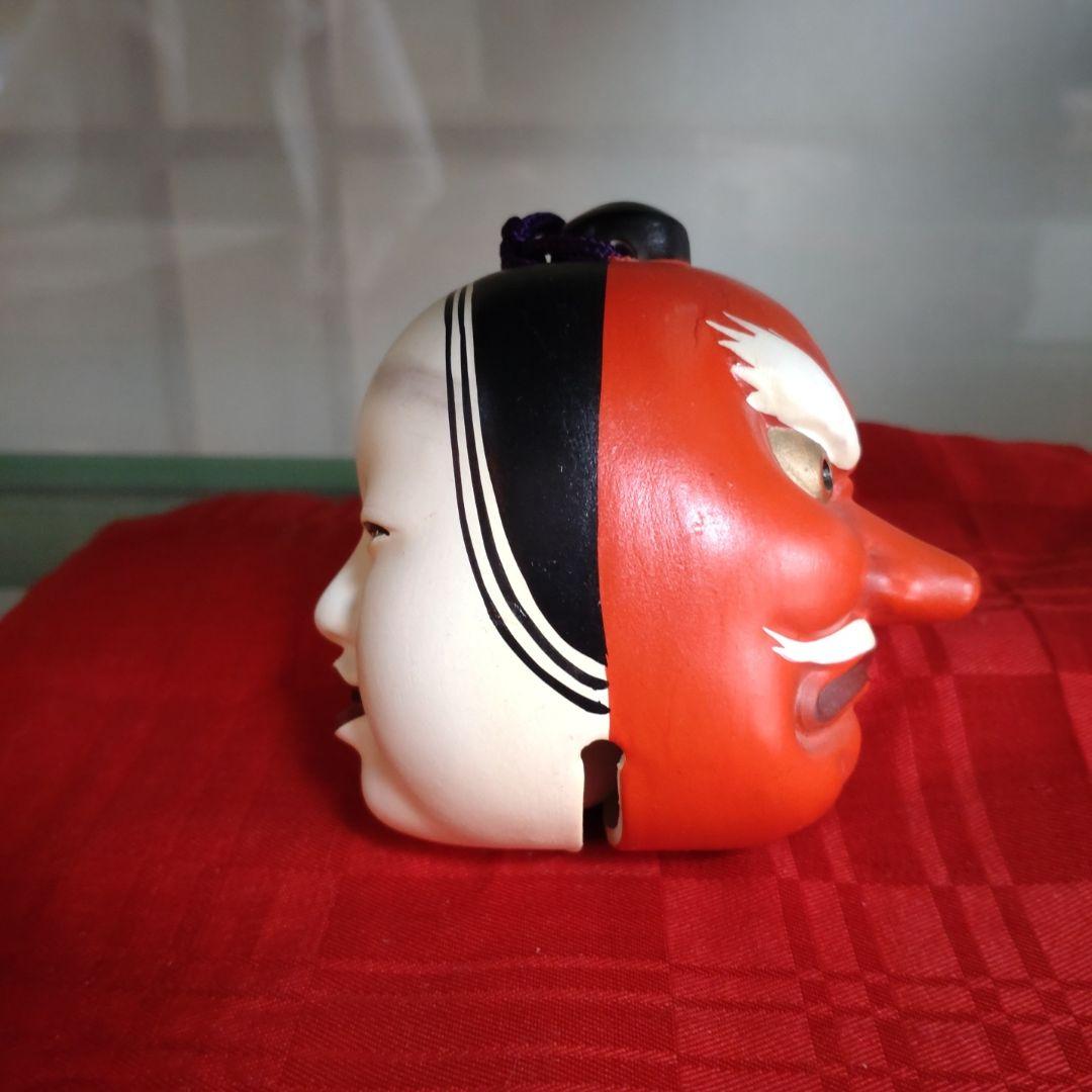 昭和の土鈴伝統的な女面と天狗の二面