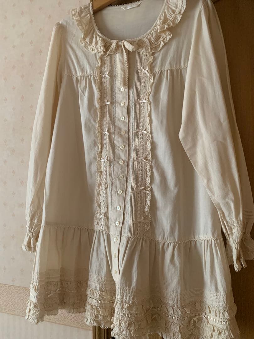 ピンクハウスの綿ローンのピコフリルとサテンリボンのついたチュニックかきなり