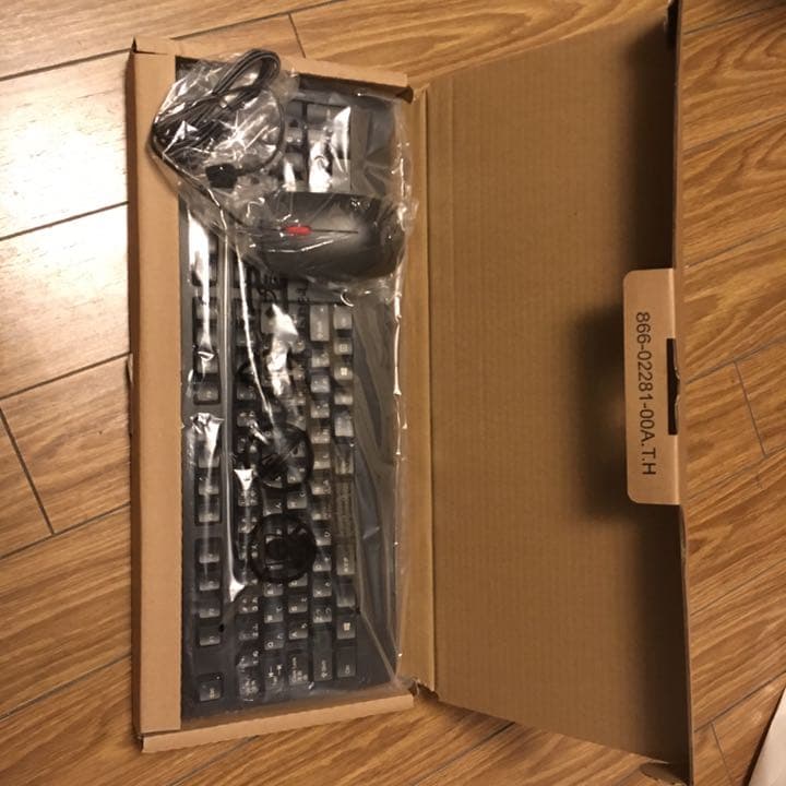 テレワーク　Lenovo レノボ  小型　デスクトップ