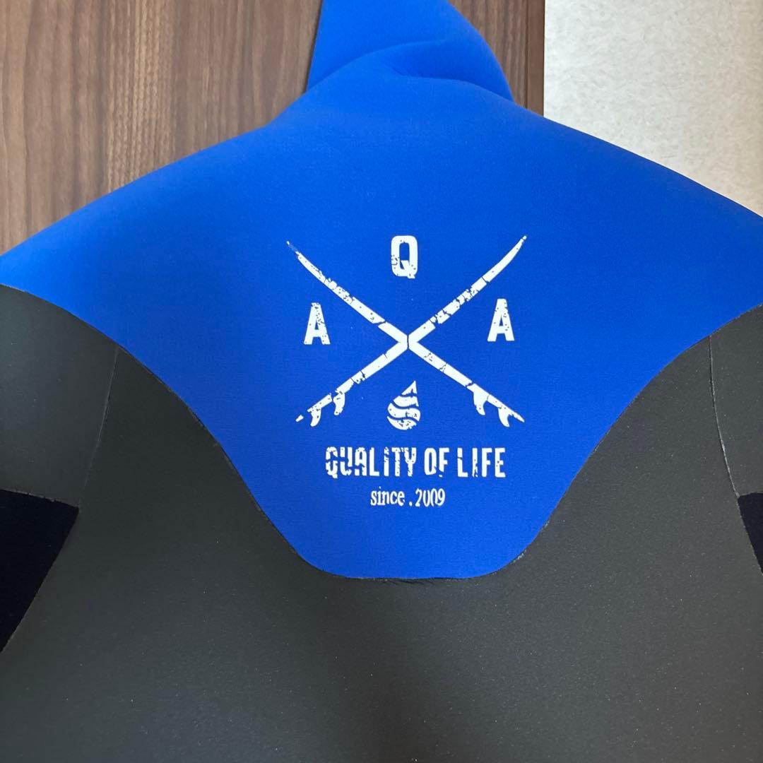 美品高級セミドライウェットスーツ5mm　AQUA ハンガー付