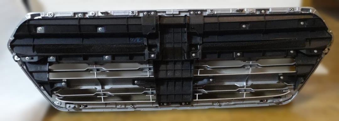 スバル アウトバック　グリル　２０１６年式　BS9