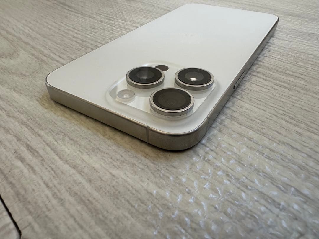 美品　Apple iPhone15pro maxホワイト本体　256GB