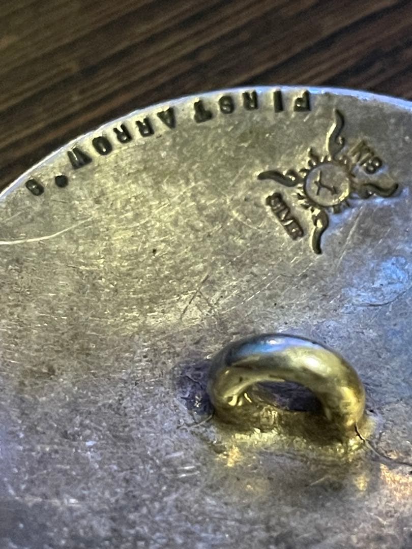 ファーストアローズ K18付 浮きカラ草彫りコンチョ