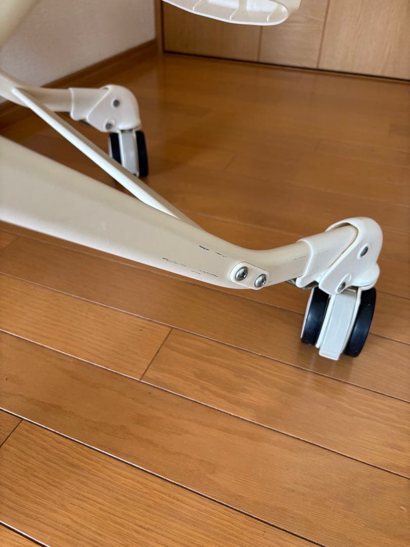 Combi スウィングオート ハイローチェア　ネムリラ　電動