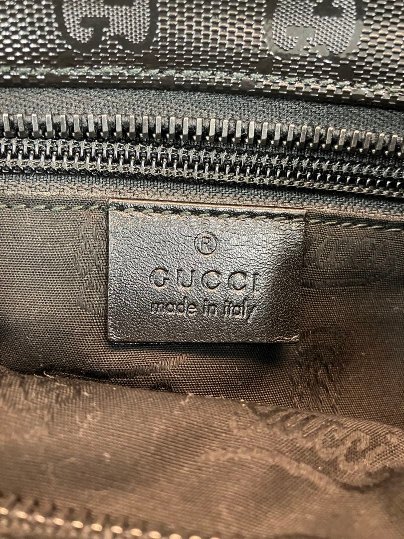 GUCCI ブラックナイロンショルダーバッグ　Y