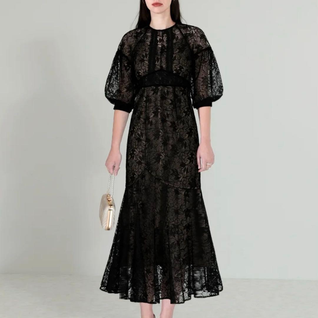 【極美品】Leja レジャ 刺繍花柄総レースマーメイドタイトワンピース ブラック