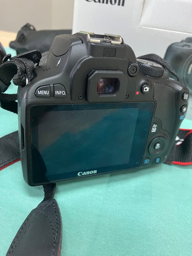 Canon EOS Kiss X7本体とレンズセット