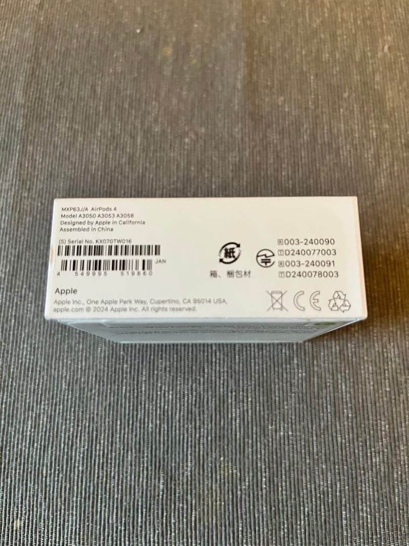 Apple AirPods 4 本体　新品未使用