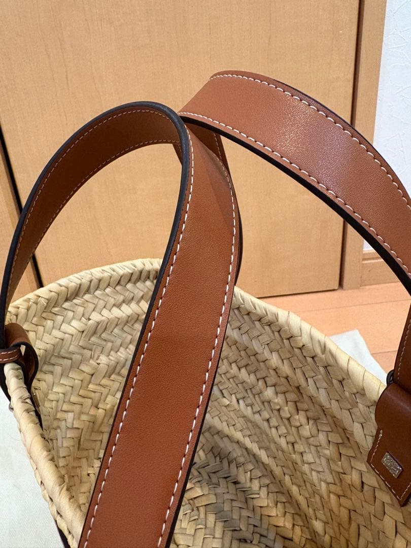 LOEWE ベージュ ストロートートバッグsmall