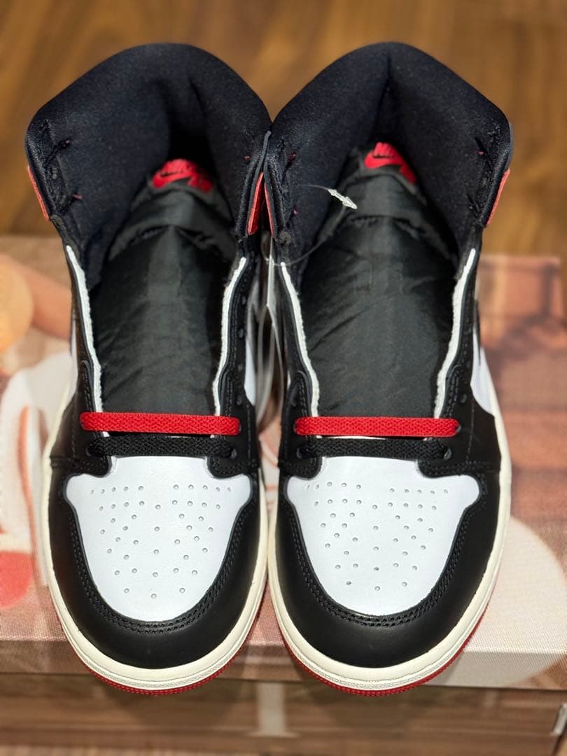 エア ジョーダン 1 レトロ HIGH OG \"Black Toe\"