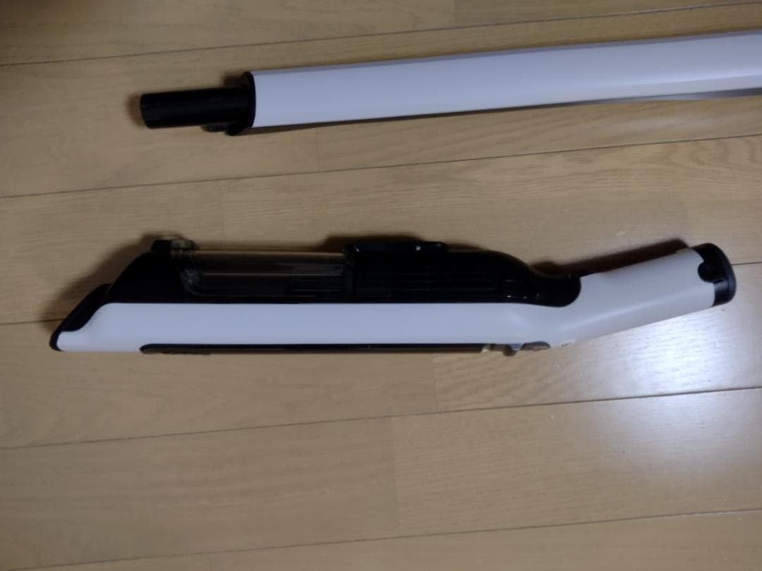 シャーク★コードレスクリーナー★CS300JWH★バッテリーの状態良好★2