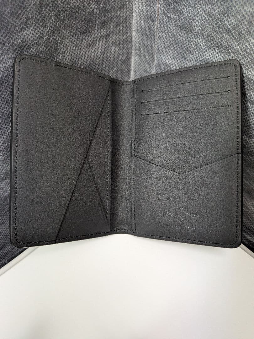 【美品】ルイヴィトン アエログラム オーガナイザー ドゥ ポッシュ 二つ折り 黒