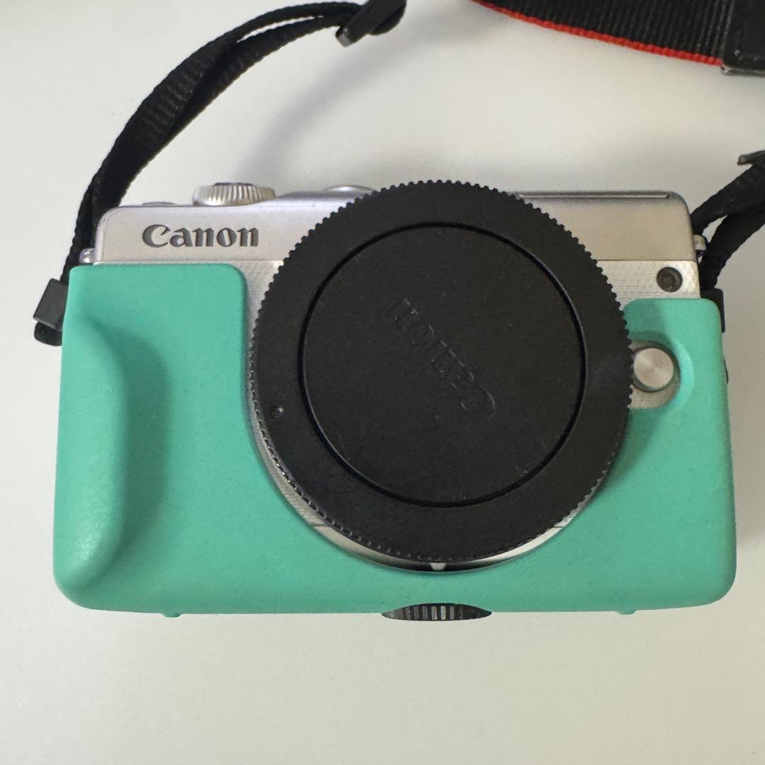 Canon EOS M100 ミラーレス一眼 ダブルズームキット　SDカード付属