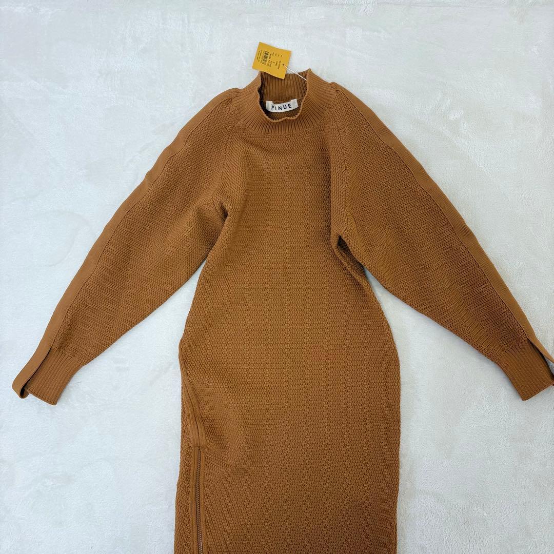 【新品✨】PINUE ジップスリットニットワンピース　M 完売品‼️定価1.6万