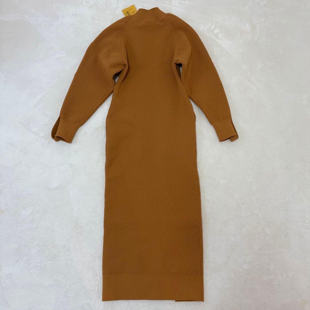 【新品✨】PINUE ジップスリットニットワンピース　M 完売品‼️定価1.6万