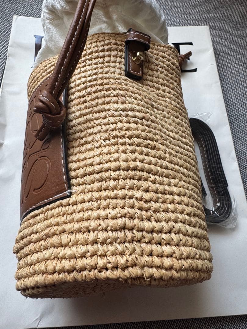 新品LOEWE ストロー かごバッグ
