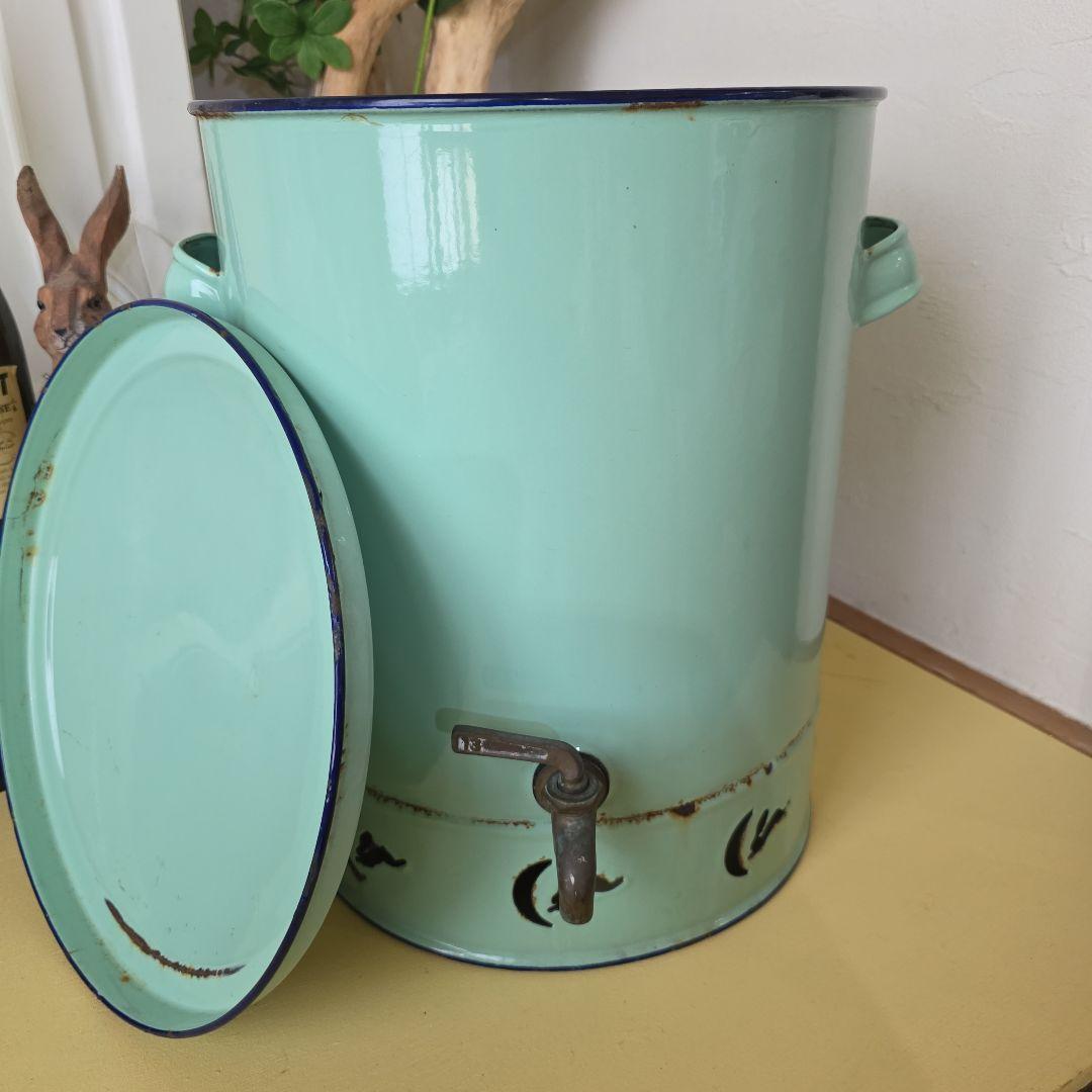 英国アンティーク　ホーロー　ウオータージャグ　タンク　ミントグリーン 蛇口付き