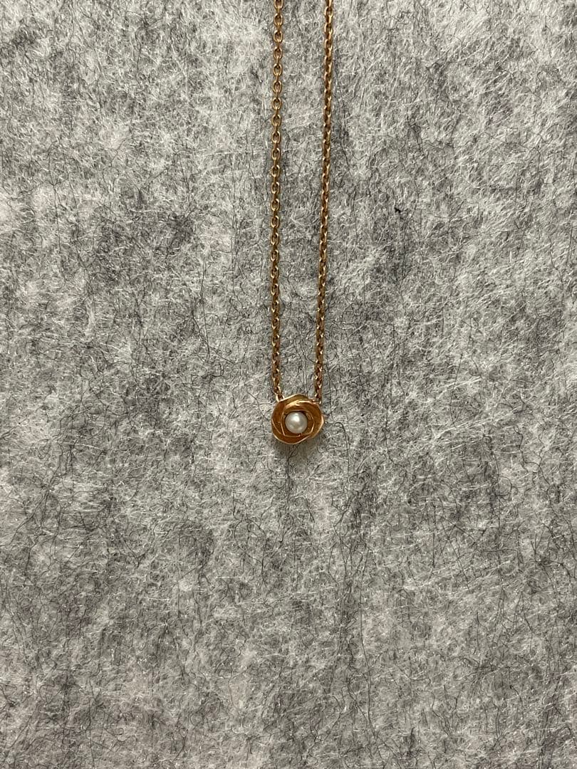 agate K10 小粒パールとバラのネックレス